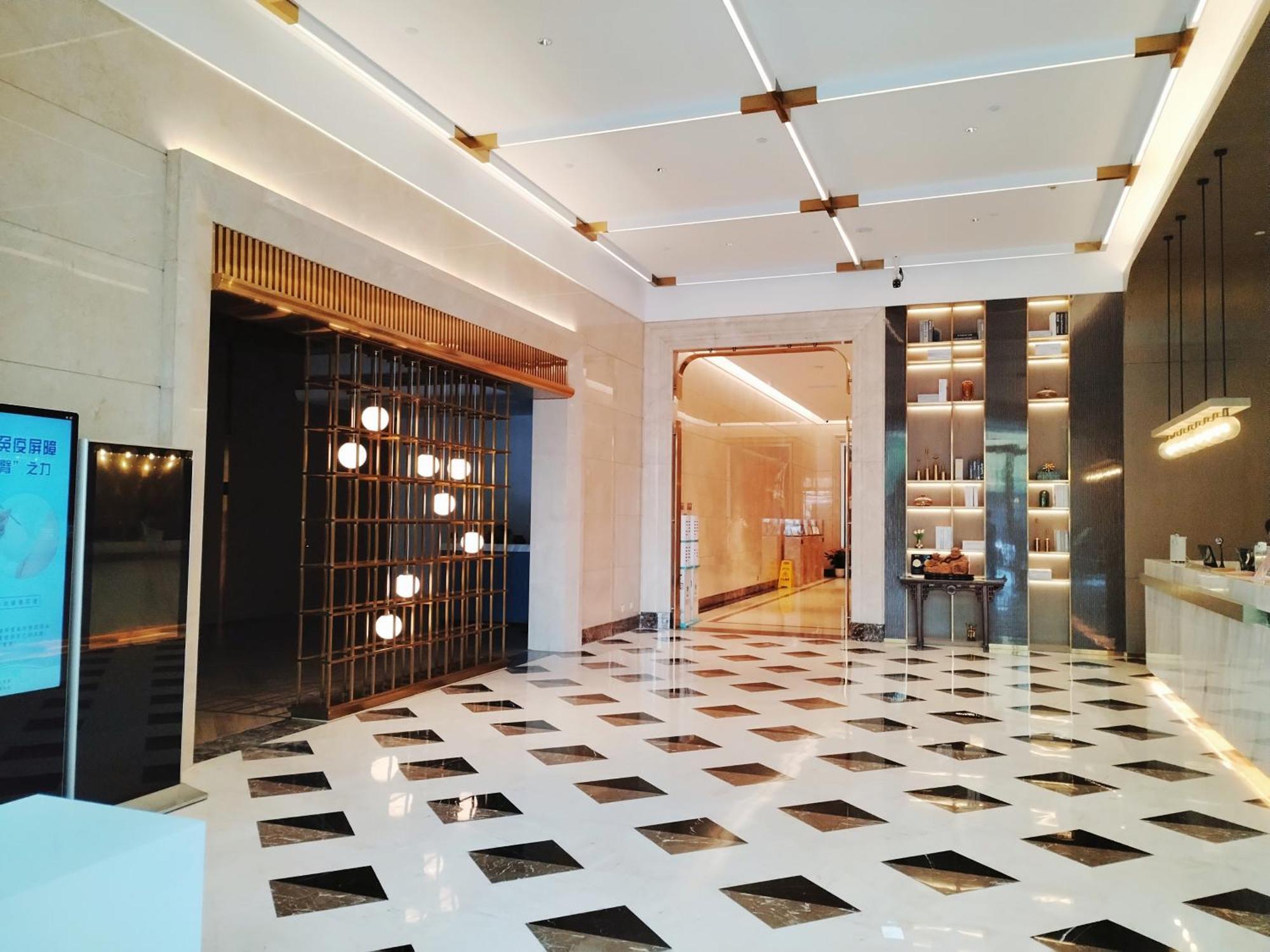 Ht Legend Hotel Changgang Metro Station Exit F -Direct To Canton Fair Exterior photo