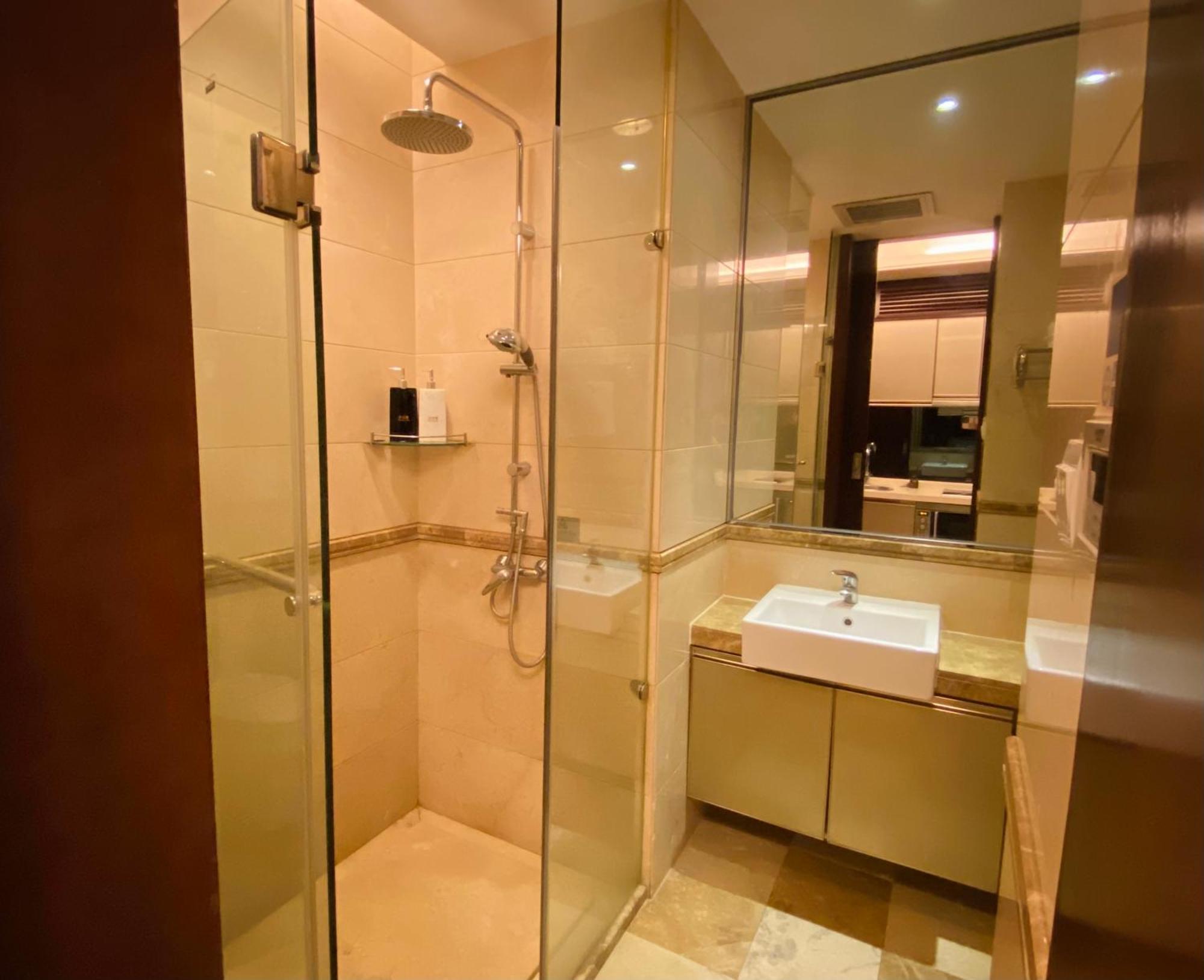Ht Legend Hotel Changgang Metro Station Exit F -Direct To Canton Fair Exterior photo